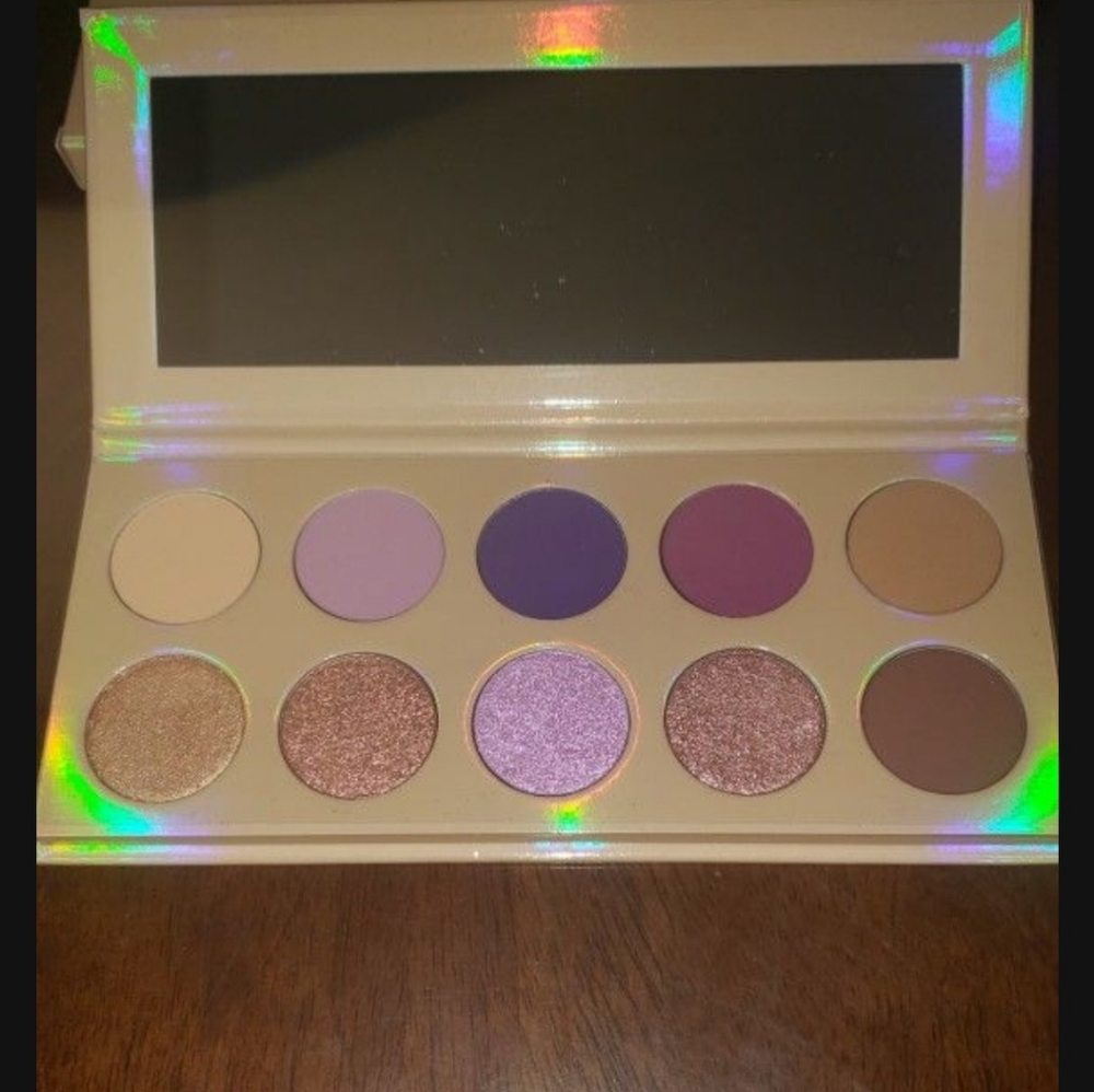 KKW EYE SHADOW PALLETTE MAKE-UP